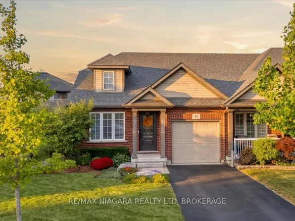 48 Falcon Dr, Welland, ON L3C 0B2