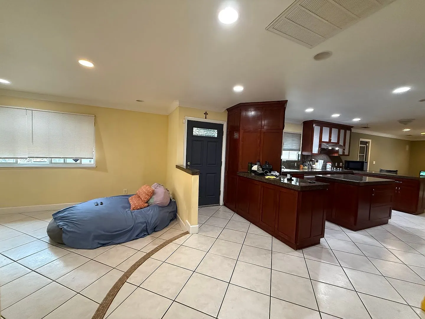 Spacious 3 Bedroom 2 Bath Home in Dinuba. — Photo 4