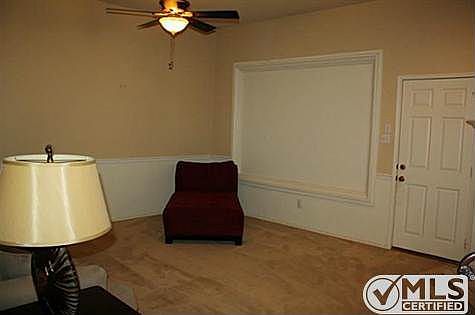 4th image of 1401 Courtland Ln