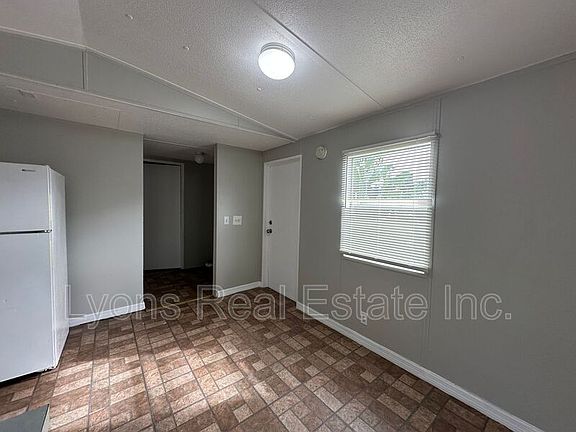 5th image of 7945 Hart Dr