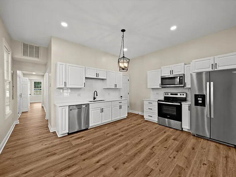 422 5th Ave #MAIN — Photo 3