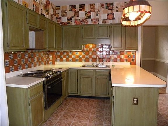 256 Pine St, Memphis, TN 38104