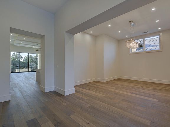 4th image of 8324 Carranzo Dr