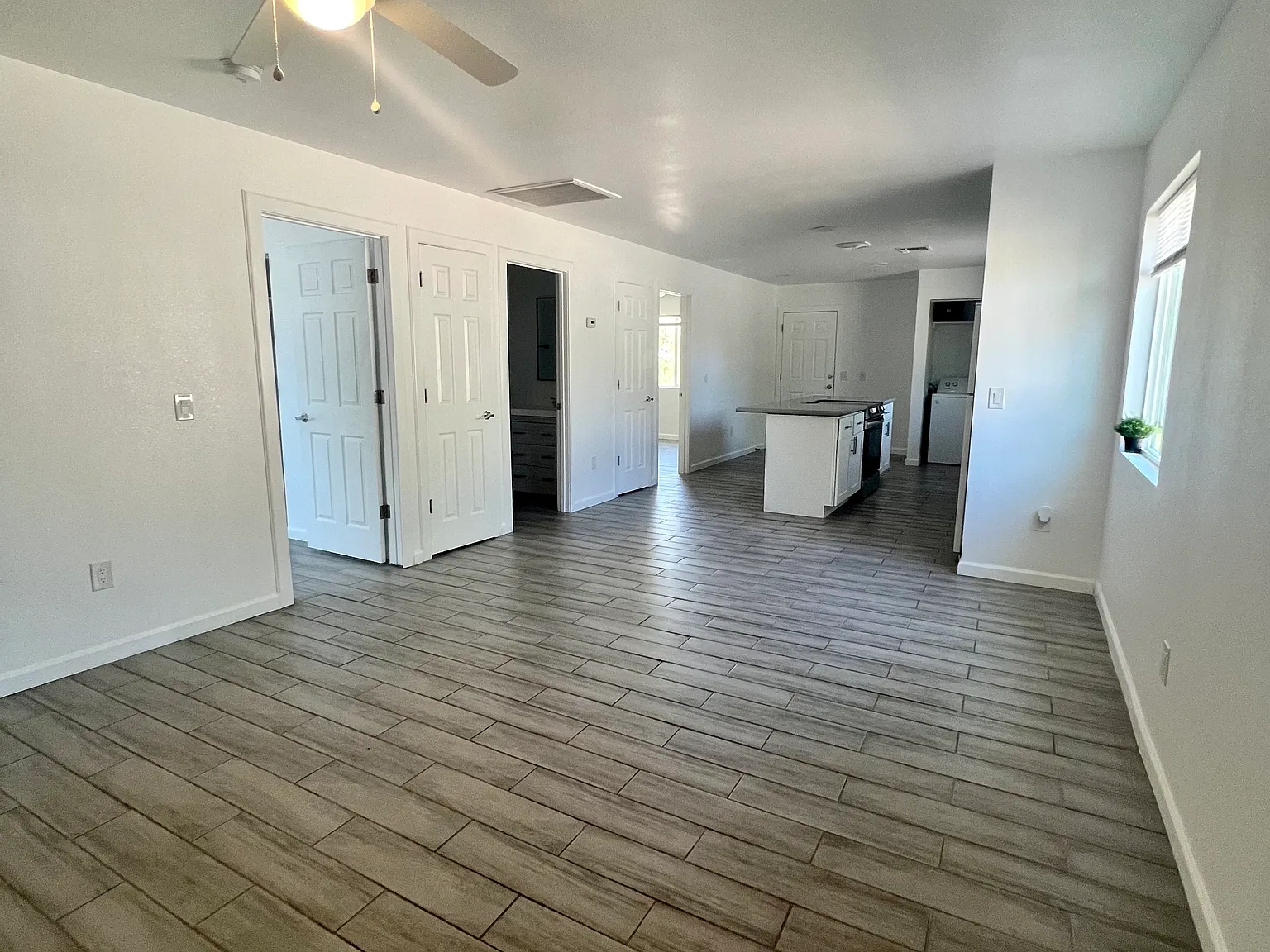 2 bed, 1150 sqft, $1,600 — Photo 2