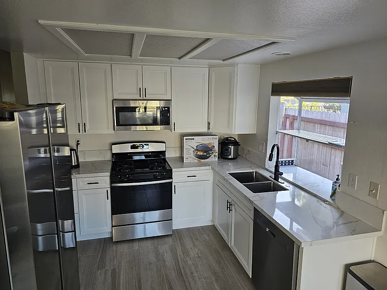 12033 Eastbourne Rd — Photo 3