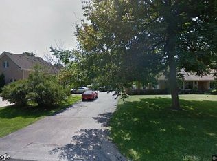 17W525 White Pine Rd, Addison, IL 60101