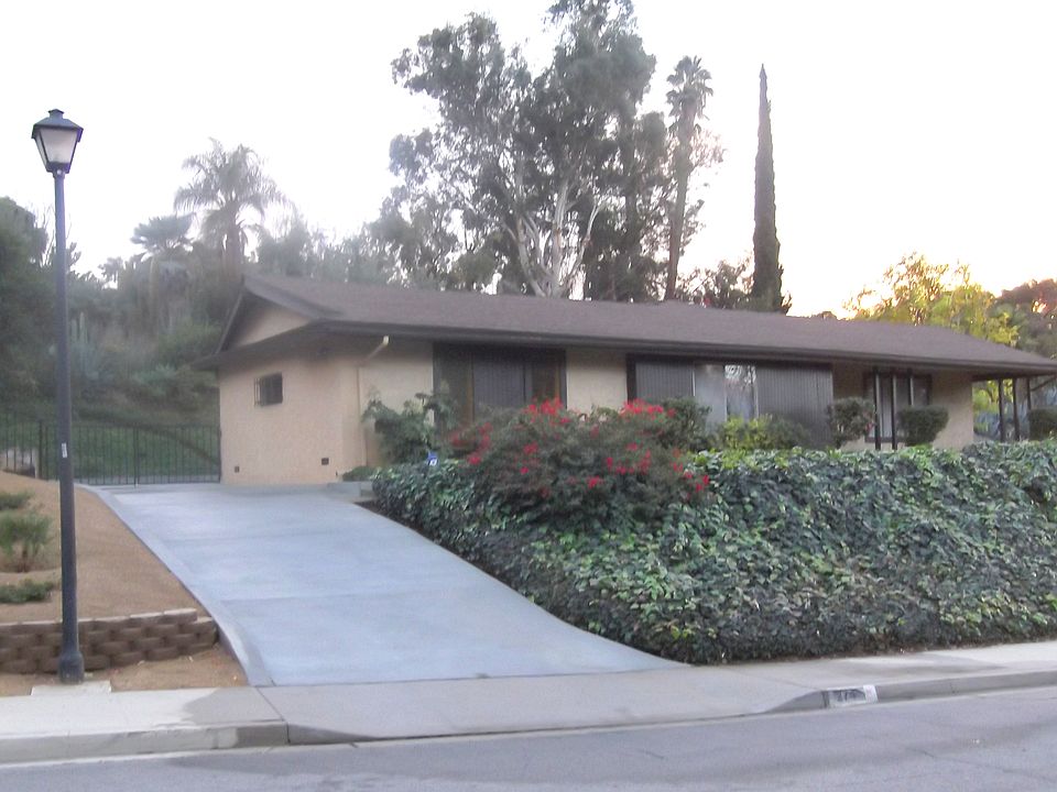 Curbside View