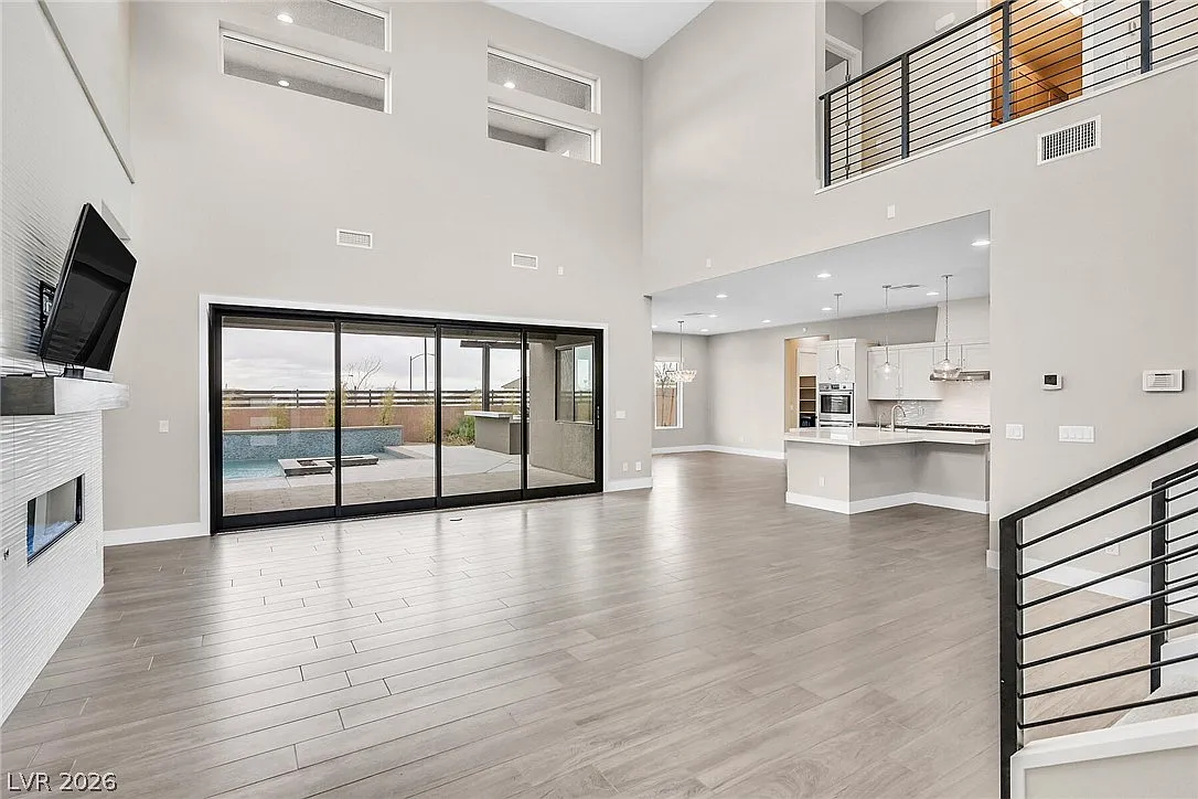 3 bed, 3.0 bath, 3563 sqft, $7,000 — Photo 4