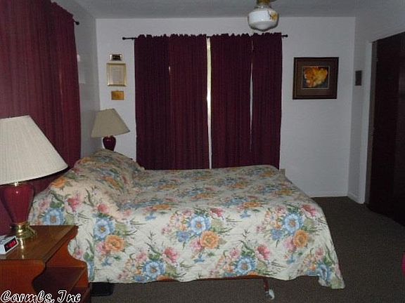 5th image of 105 Emerald Ln