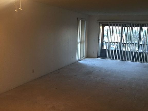 4th image of 2520 Clairemont Dr Unit 310