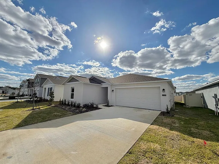 2122 Chris Dr — Photo 4