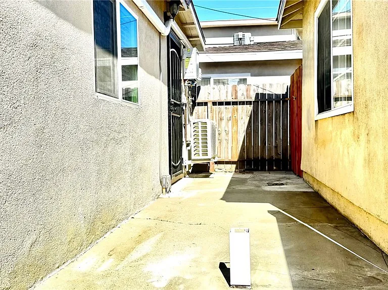 3117 Newton St — Photo 12