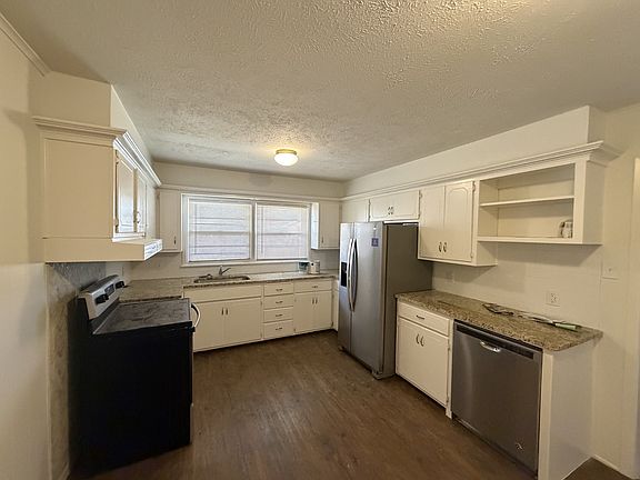 4th image of 3813 25th St