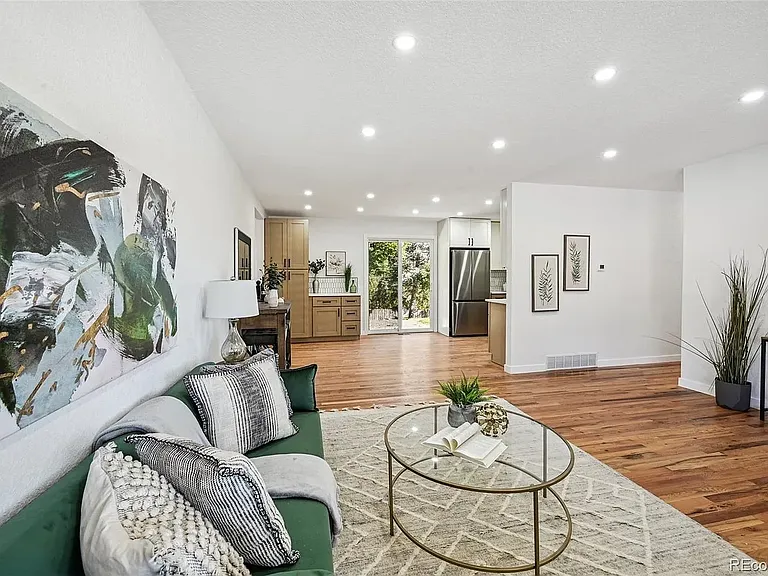 Staged living room photo