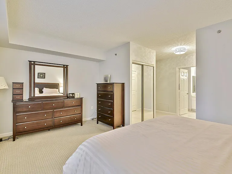 2105 Jamieson Ave — Photo 13