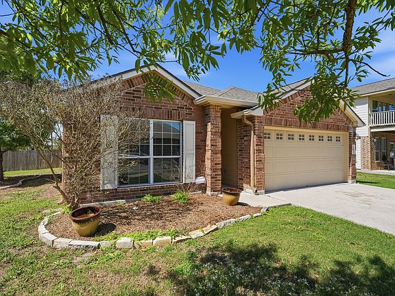 4th image of 301 Creekview Way