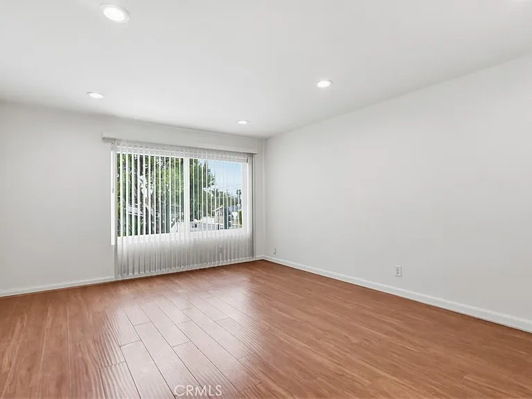 18102 Hatteras St — Photo 28