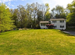 3 Hillside Ct, Brookfield, CT 06804