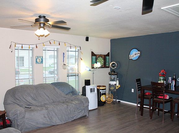 2nd image of 6725 Stone Oak Dr