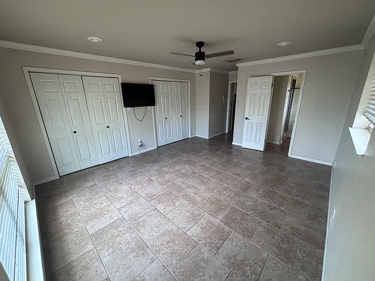 1911 S Park Dr — Photo 10