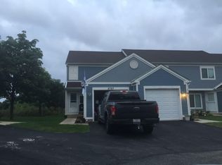 2727 Preston Ct, Aurora, IL 60502