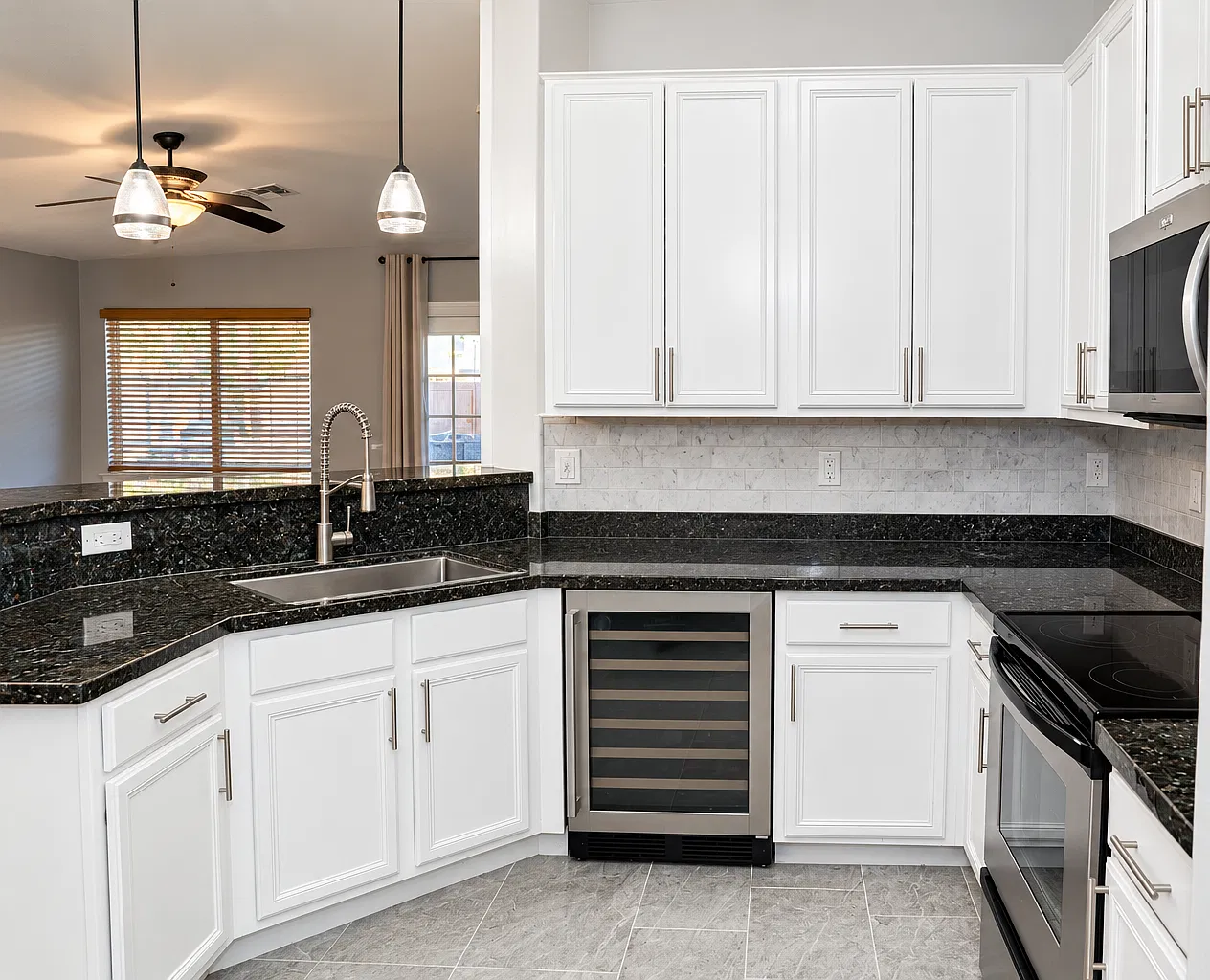 4 bed, 2024 sqft, $2,500 — Photo 3
