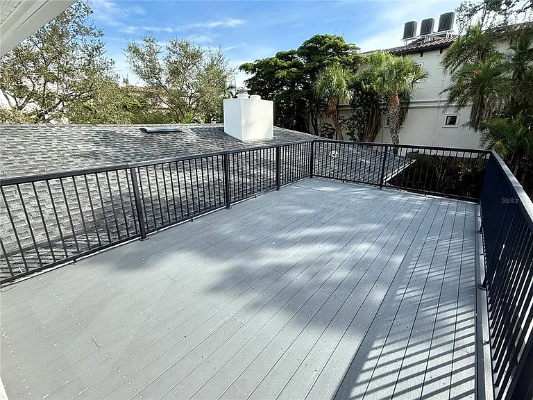 1359 Harbor Dr — Photo 32