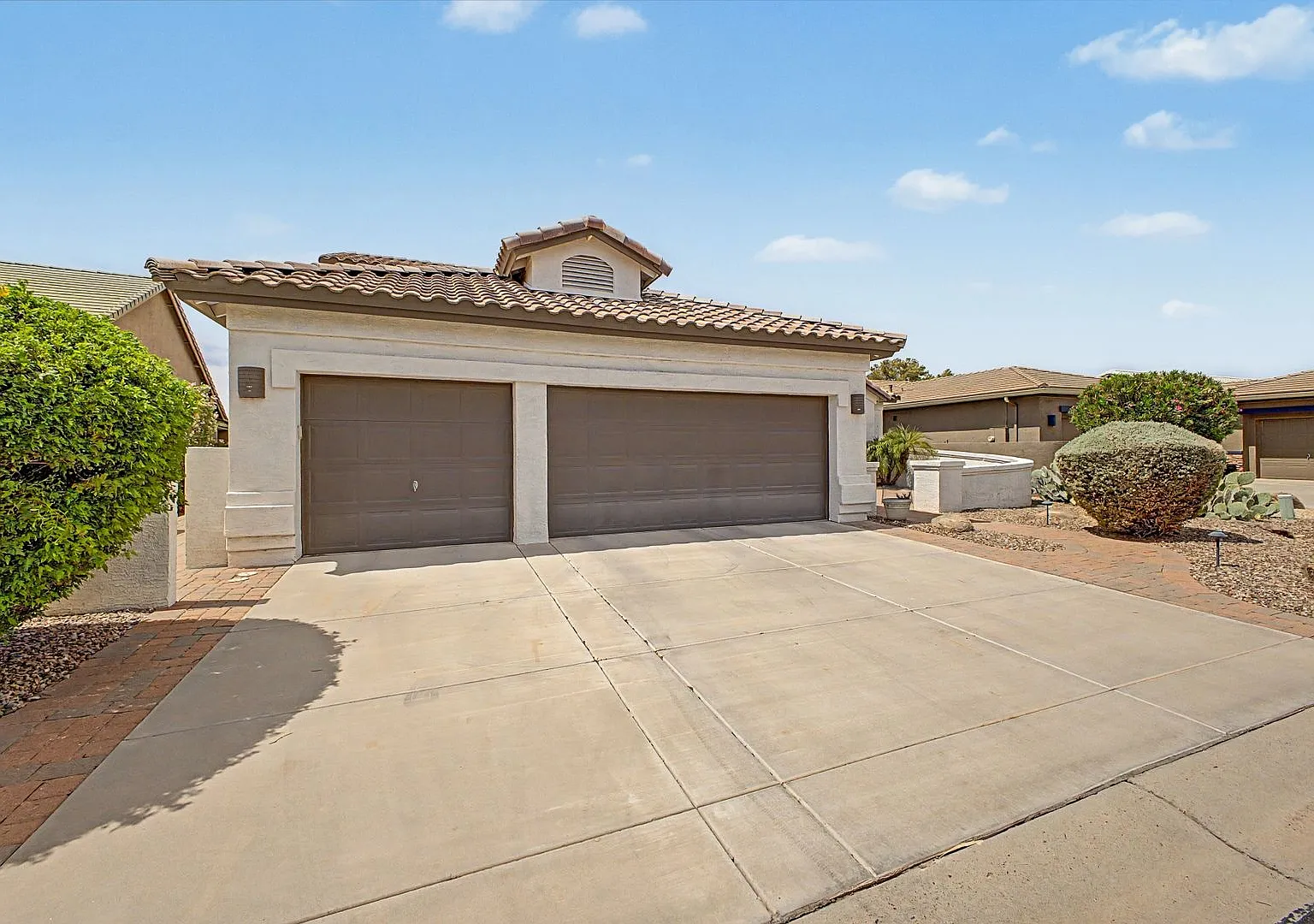 Golf Course property with Private pool/spa — Photo 1