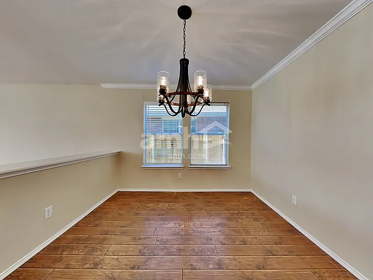 421 Hackberry Dr — Photo 7