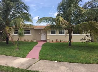 901 NW 196th Ter, Miami Gardens, FL 33169