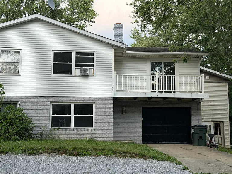 3227 Pickle Rd — Photo 18