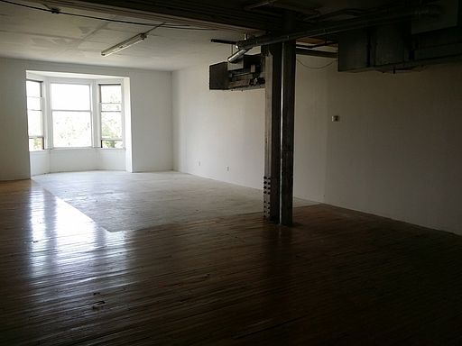 2nd image of 900 S 5th St Ste 304