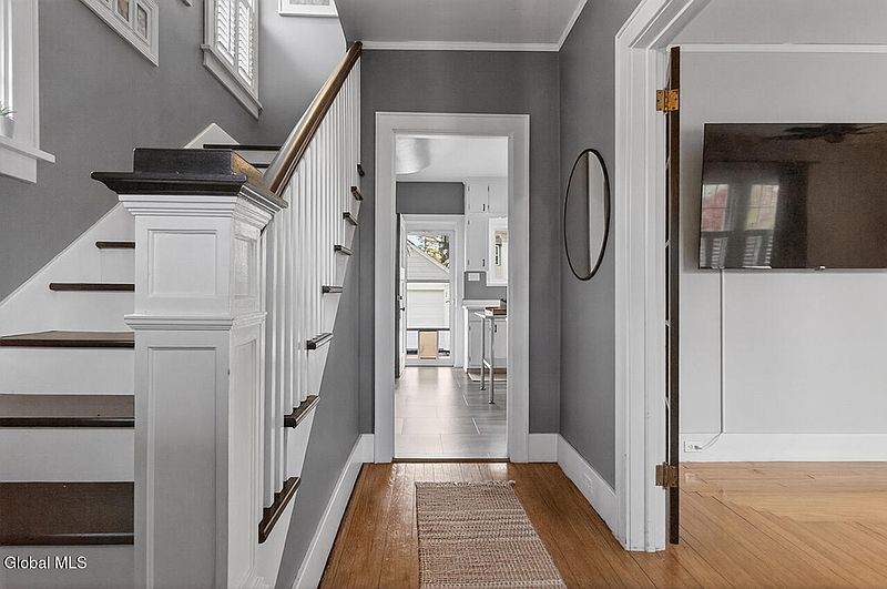 3rd image of 62 Chapman Street