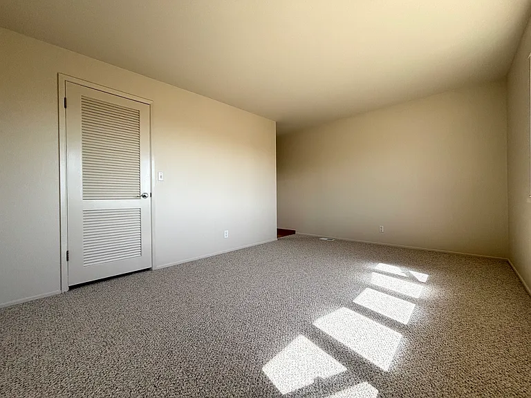 653 Bayview Dr — Photo 41