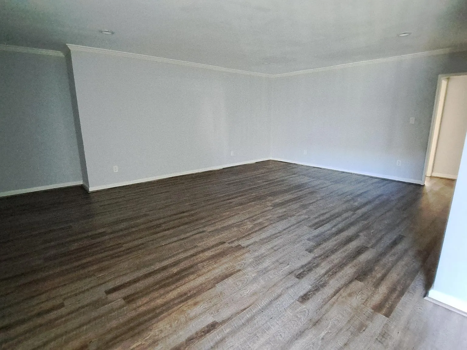 3 bed, 1400 sqft, $3,600 — Photo 2