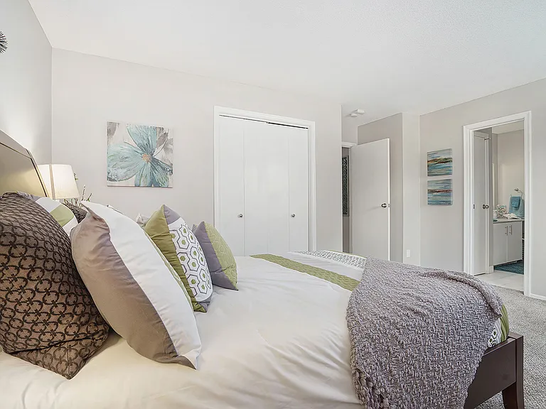 Kenilworth Apartments — Photo 86
