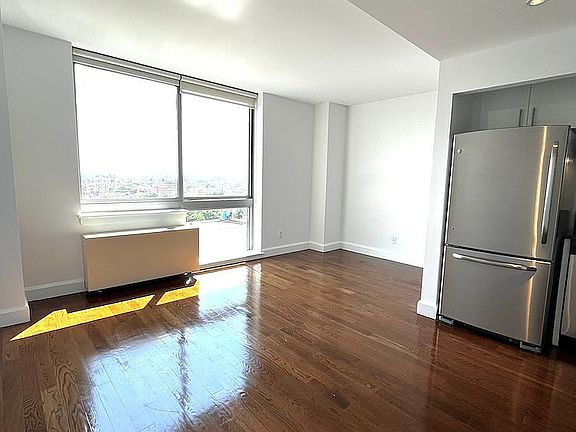 4th image of 225 Schermerhorn St APT 14M