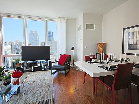 3rd image of 175 W 60th St APT 42A