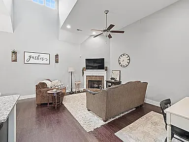 3859 Grants Ln — Photo 2