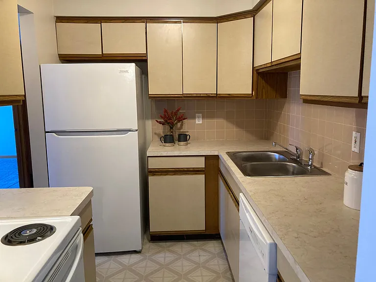 6 N Transit Hill Dr #6 — Photo 6