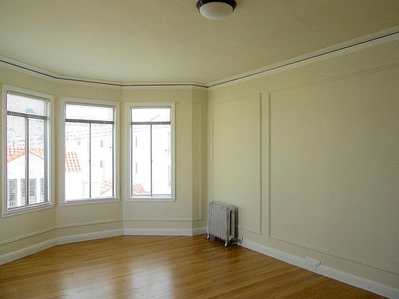 3rd image of 2901 Gough St APT 306