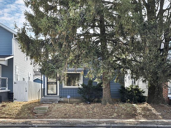 2nd image of 957 E 17th Ave