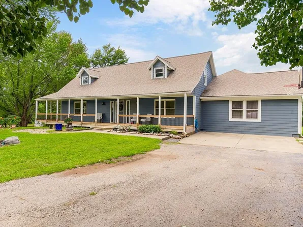 18606 S Askew Ave, Belton, MO 64012