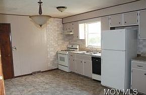 5th image of 209 Locust Dr