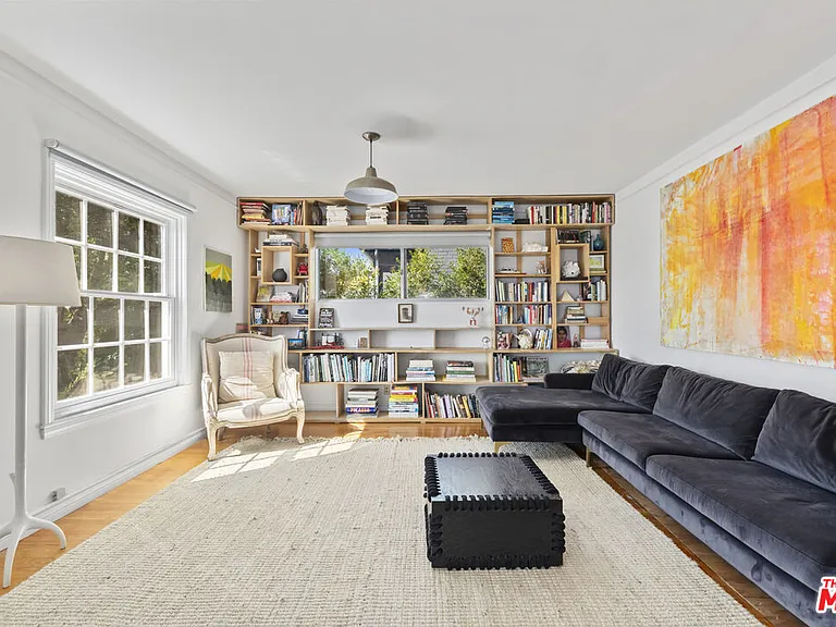 1808 Navy St — Photo 2