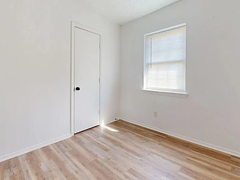 603 Seminole Dr — Photo 4