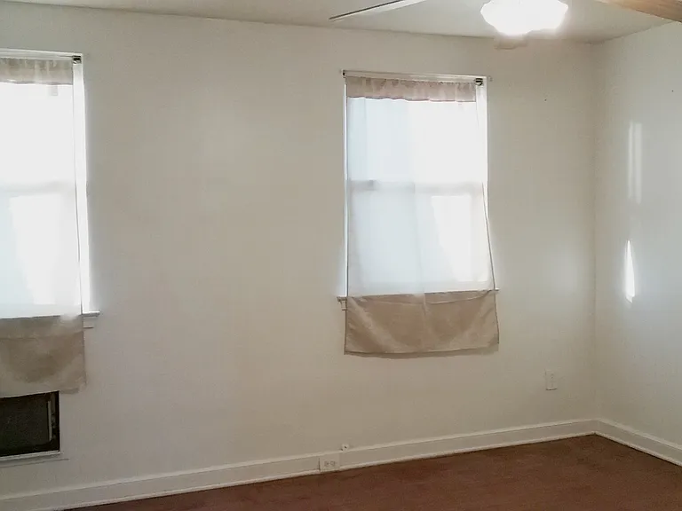 5823 Oakland St — Photo 11