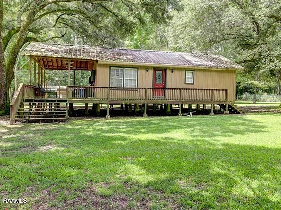 2nd image of 1216 N Wilderness Trl