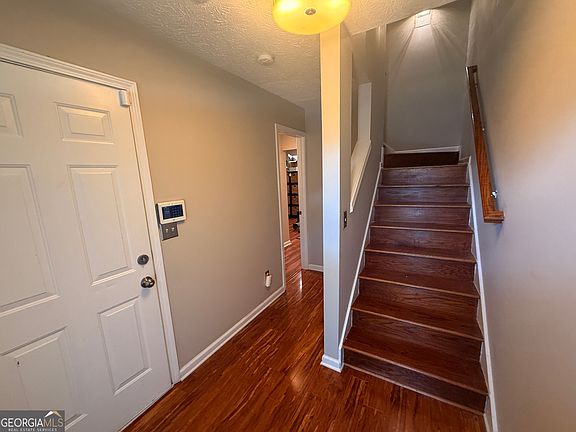 3rd image of 2031 Pinnacle Pointe Dr