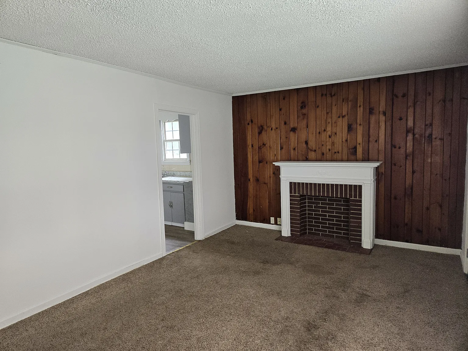 1738 Reynolds St — Photo 2